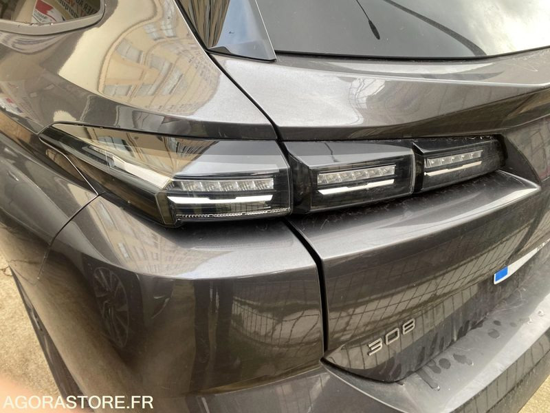 PEUGEOT 308 III Active Pack(P5) SW 1.5 BlueHDi EAT8 130 cv Boîte auto Pas de TVA - Kombi: das Bild 5 PEUGEOT 308 III Active Pack(P5) SW 1.5 BlueHDi EAT8 130 cv Boîte auto Pas de TVA - Kombi: das Bild 5