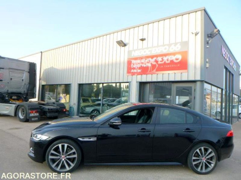 PRIX TTC 0% TVA - JAGUAR XE 2.0 180CV R SPORT AWD - 2016 - 160 000km - PKW: das Bild 5 PRIX TTC 0% TVA - JAGUAR XE 2.0 180CV R SPORT AWD - 2016 - 160 000km - PKW: das Bild 5