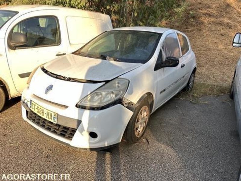 RENAULT CLIO - 1998 - 87625KM - CY588MA - PKW: das Bild 2 RENAULT CLIO - 1998 - 87625KM - CY588MA - PKW: das Bild 2