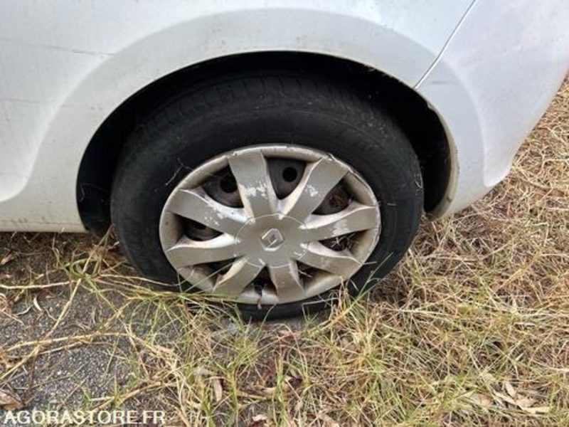 RENAULT CLIO - 1998 - 87625KM - CY588MA - PKW: das Bild 4 RENAULT CLIO - 1998 - 87625KM - CY588MA - PKW: das Bild 4