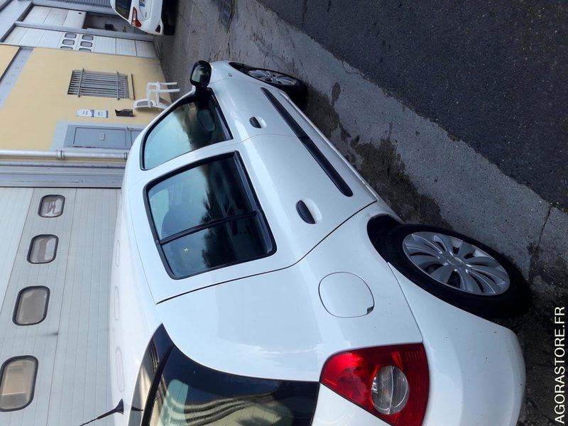 RENAULT CLIO CAMPUS88 - PKW: das Bild 5 RENAULT CLIO CAMPUS88 - PKW: das Bild 5