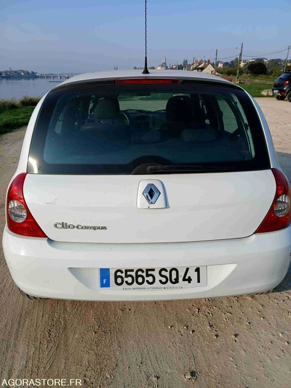 RENAULT CLIO II 1.5 DCI DE 2008 - PKW: das Bild 5 RENAULT CLIO II 1.5 DCI DE 2008 - PKW: das Bild 5