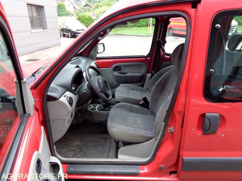 RENAULT KANGOO 3842YQ25 - PKW: das Bild 4 RENAULT KANGOO 3842YQ25 - PKW: das Bild 4