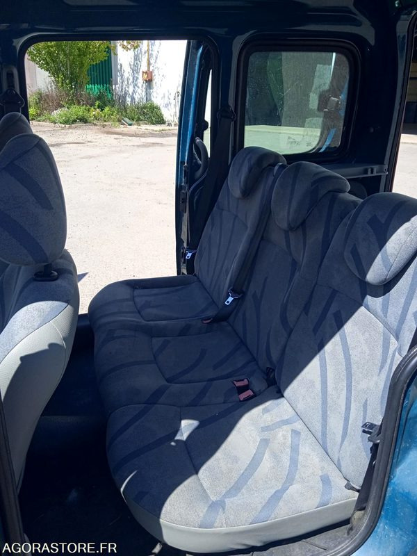 PKW RENAULT KANGOO: das Bild 6