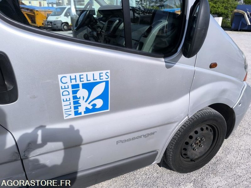 RENAULT TRAFIC 2004 - 152227KM - Kleinbus, Personentransporter: das Bild 5 RENAULT TRAFIC 2004 - 152227KM - Kleinbus, Personentransporter: das Bild 5