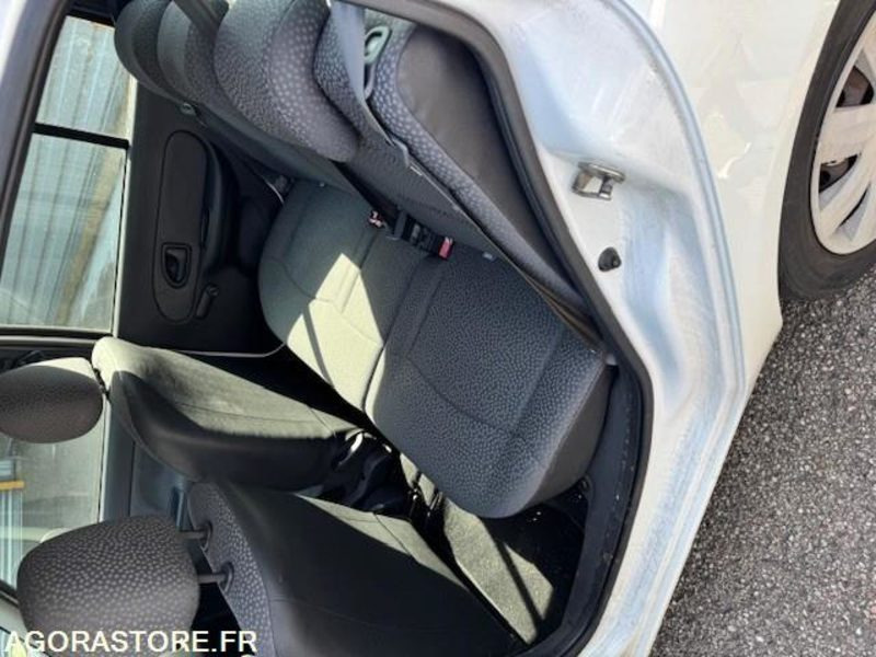 Renault CLIO 2 - PKW: das Bild 5 Renault CLIO 2 - PKW: das Bild 5