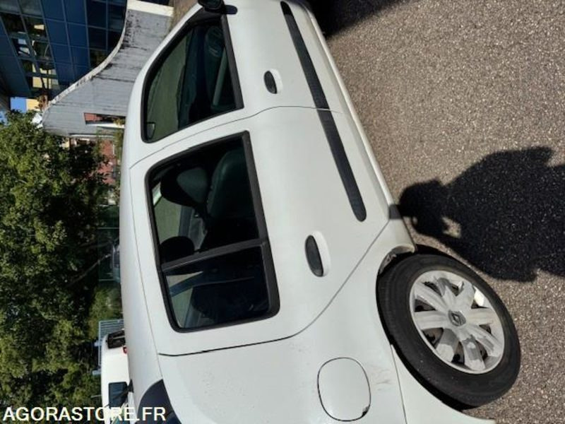 Renault CLIO 2 - PKW: das Bild 3 Renault CLIO 2 - PKW: das Bild 3