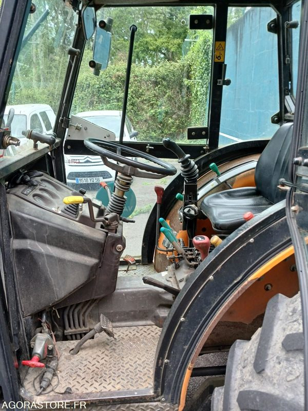 Renault Fructus (63003) - Traktor: das Bild 3 Renault Fructus (63003) - Traktor: das Bild 3