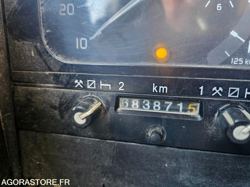 Renault Magnum 6x4 porteur ampliroll essieux relevables - Abrollkipper: das Bild 5 Renault Magnum 6x4 porteur ampliroll essieux relevables - Abrollkipper: das Bild 5