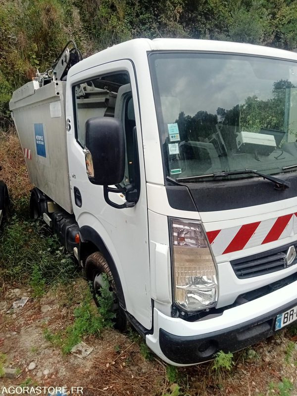 Renault Maxity - Kipper Transporter: das Bild 2 Renault Maxity - Kipper Transporter: das Bild 2