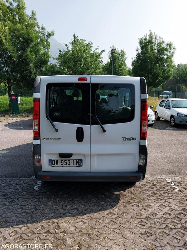 Renault Trafic 9 places DA-953-LM de 2013 avec 135 698 kms - Kleinbus, Personentransporter: das Bild 5 Renault Trafic 9 places DA-953-LM de 2013 avec 135 698 kms - Kleinbus, Personentransporter: das Bild 5