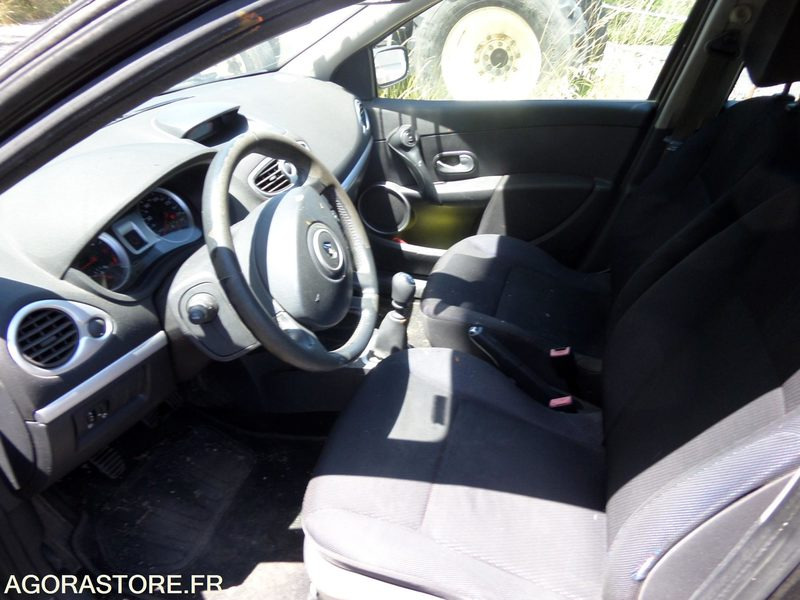 Renault clio break - 204000km - 2009 (FA-230-XE) - PKW: das Bild 4 Renault clio break - 204000km - 2009 (FA-230-XE) - PKW: das Bild 4