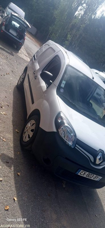Renault kangoo 1.2 tce 115 cv 93121 kms Annee 2018 Clim Gps - Kleintransporter: das Bild 3 Renault kangoo 1.2 tce 115 cv 93121 kms Annee 2018 Clim Gps - Kleintransporter: das Bild 3