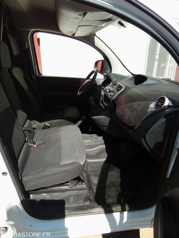 Renault maxi Kangoo 1.5 dci 90 CV 3 places clim - 2018 - 136 207km - Kleintransporter: das Bild 3 Renault maxi Kangoo 1.5 dci 90 CV 3 places clim - 2018 - 136 207km - Kleintransporter: das Bild 3