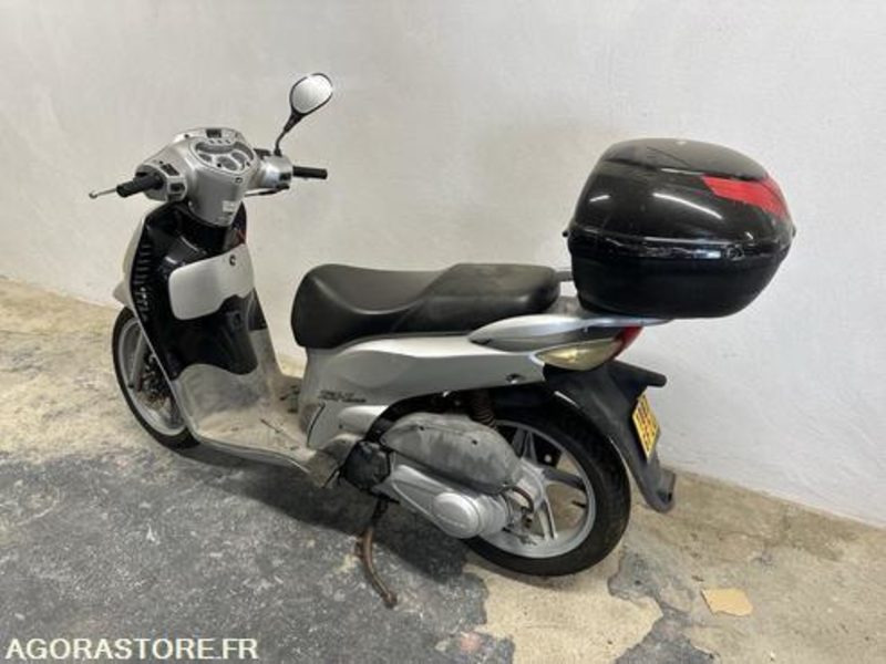 SCOOTER HONDA SH125 - 2001 - 24167KM - 1087GF2A - Motorrad: das Bild 1 SCOOTER HONDA SH125 - 2001 - 24167KM - 1087GF2A - Motorrad: das Bild 1