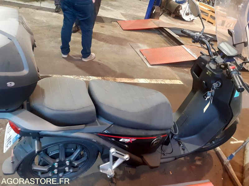 SCOOTER SUPER SOCO ELECTRIQUE - Motorrad: das Bild 2 SCOOTER SUPER SOCO ELECTRIQUE - Motorrad: das Bild 2