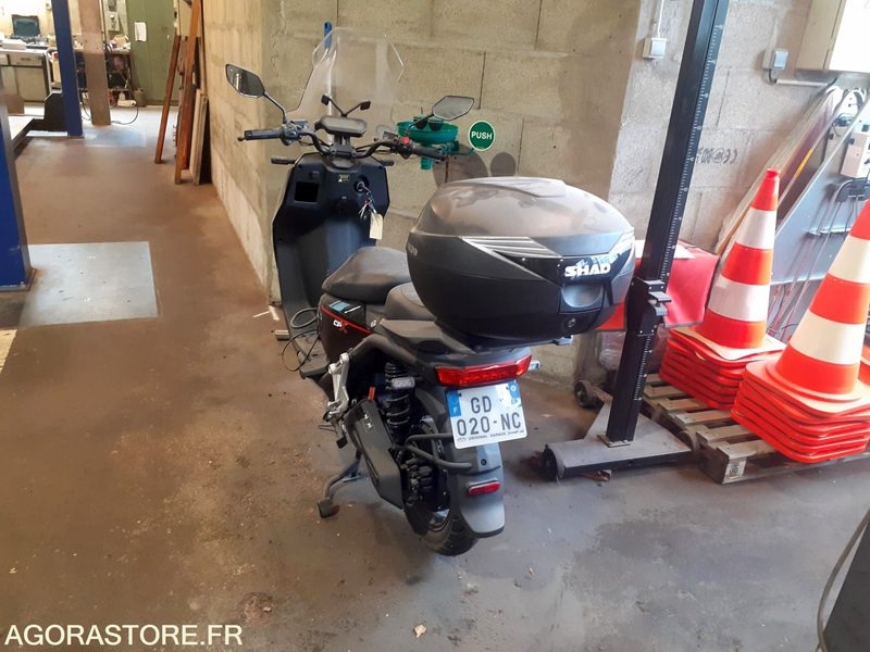 SCOOTER SUPER SOCO ELECTRIQUE - Motorrad: das Bild 3 SCOOTER SUPER SOCO ELECTRIQUE - Motorrad: das Bild 3
