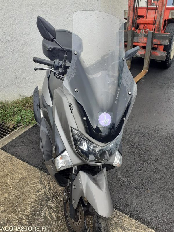 SCOOTER YAMAHA NMAX 125 - Motorrad: das Bild 4 SCOOTER YAMAHA NMAX 125 - Motorrad: das Bild 4