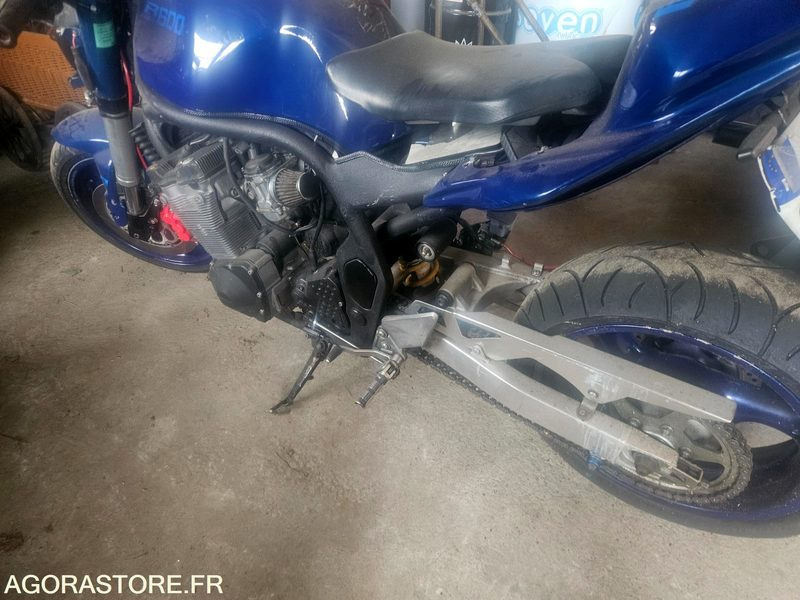 SUZUKI GSF 650 SANS CG VENTE POUR PIECE - Motorrad: das Bild 2 SUZUKI GSF 650 SANS CG VENTE POUR PIECE - Motorrad: das Bild 2