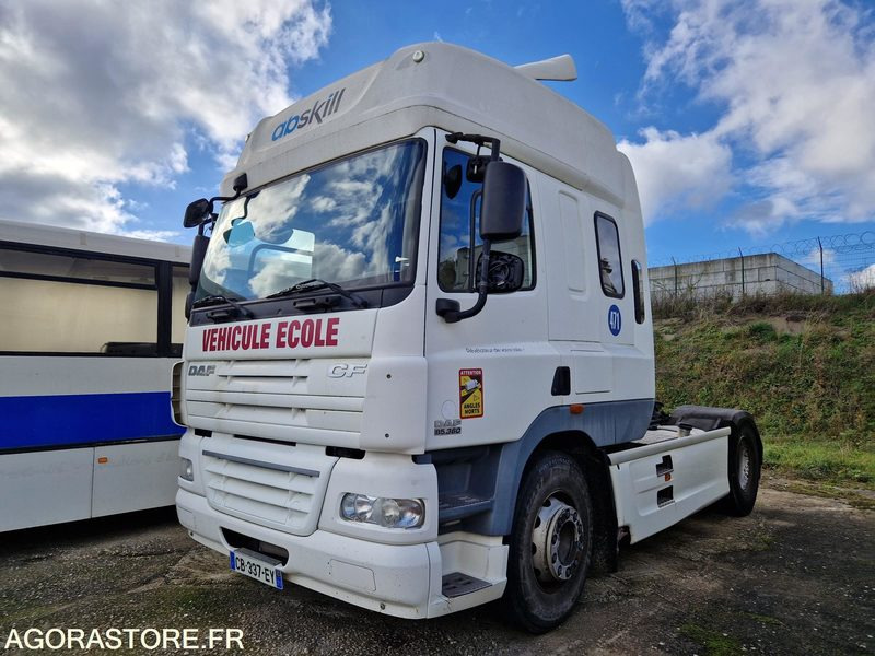 DAF CF 85.360 - 2012 - 241565 Kms - CB337EY - Sattelzugmaschine: das Bild 1 DAF CF 85.360 - 2012 - 241565 Kms - CB337EY - Sattelzugmaschine: das Bild 1