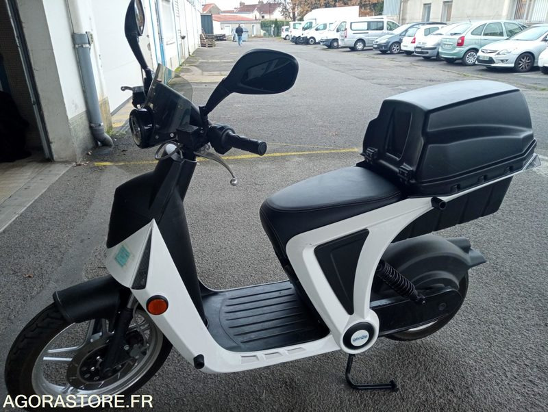 Scooter électrique Peugeot Genzee - Motorrad: das Bild 2 Scooter électrique Peugeot Genzee - Motorrad: das Bild 2