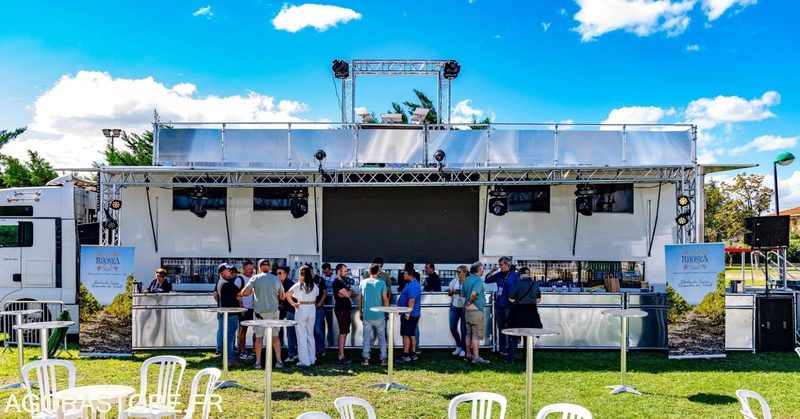 Semi Remorques DRACO - Bar - DJ - Rooftop - Kühlkoffer Auflieger: das Bild 1 Semi Remorques DRACO - Bar - DJ - Rooftop - Kühlkoffer Auflieger: das Bild 1