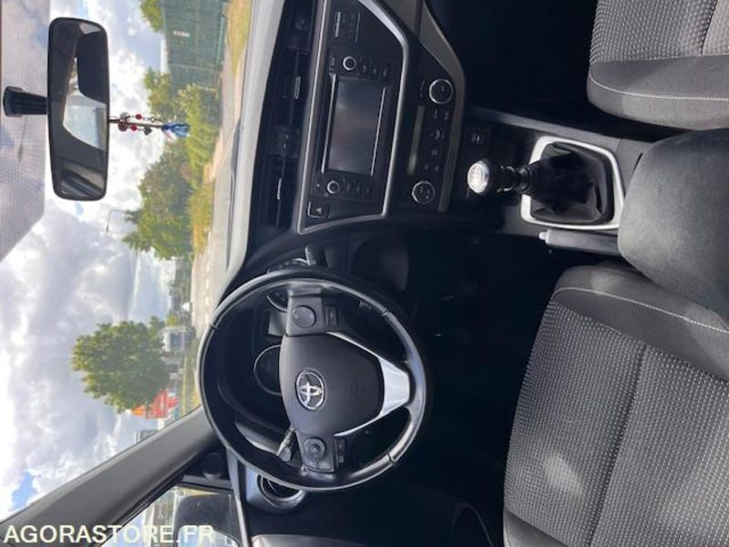 TOYOTA AURIS 90 D 4D - PKW: das Bild 5 TOYOTA AURIS 90 D 4D - PKW: das Bild 5