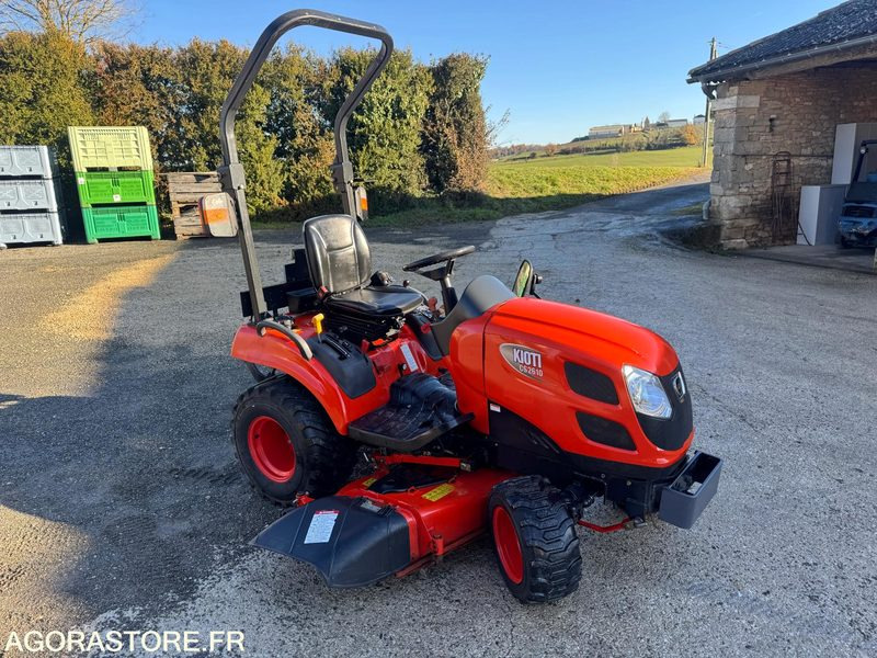 TRACTEUR TONDEUSE KIOTI - 2019 - Rasenmäher: das Bild 3 TRACTEUR TONDEUSE KIOTI - 2019 - Rasenmäher: das Bild 3