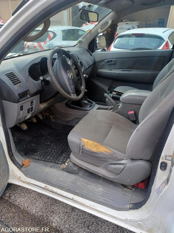 Toyota Hilux - 2011 - 251000kms - BW-176-BN - Pick-up: das Bild 3 Toyota Hilux - 2011 - 251000kms - BW-176-BN - Pick-up: das Bild 3