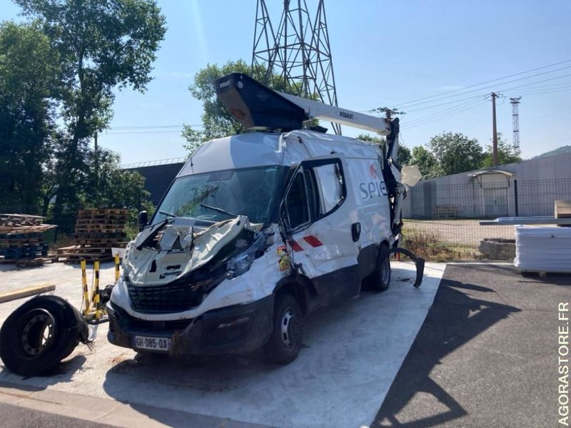 IVECO DAILY 50C18 NACELLE VERSALIFT - Transporter: das Bild 2 IVECO DAILY 50C18 NACELLE VERSALIFT - Transporter: das Bild 2