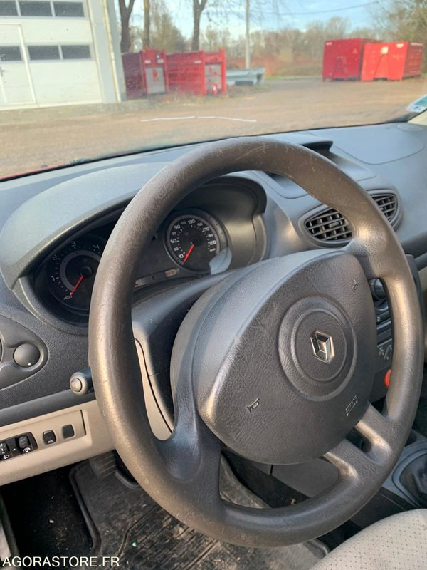 VL RENAULT CLIO3 3739ZH76 - PKW: das Bild 5 VL RENAULT CLIO3 3739ZH76 - PKW: das Bild 5