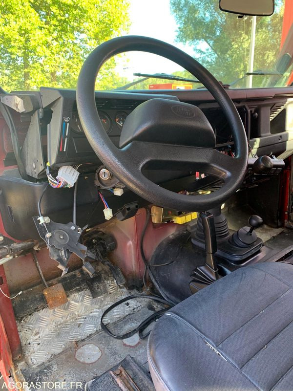 VLHR LAND ROVER TD5 5421XF76 - SUV/ Geländewagen: das Bild 4 VLHR LAND ROVER TD5 5421XF76 - SUV/ Geländewagen: das Bild 4