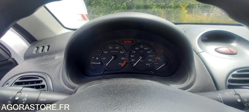 VQ- V11o Peugeot 206 - PKW: das Bild 5 VQ- V11o Peugeot 206 - PKW: das Bild 5