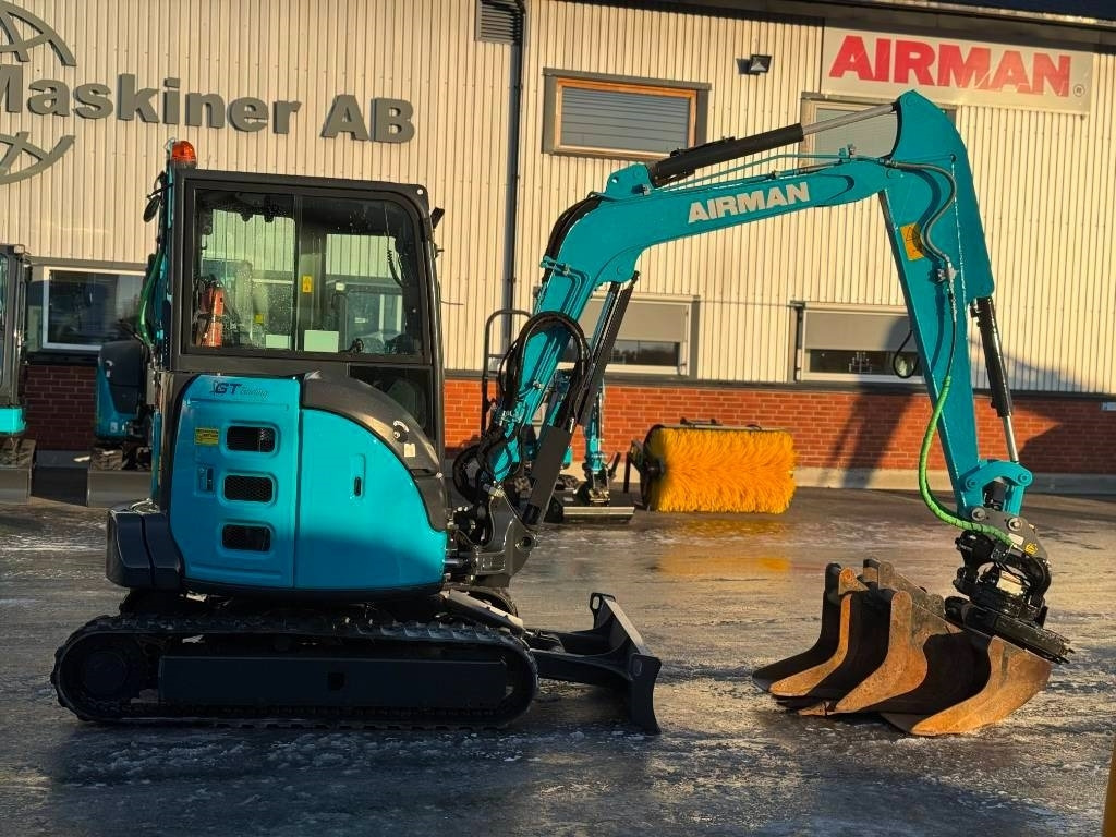 Airman AX 38 U-6 - Minibagger: das Bild 1 Airman AX 38 U-6 - Minibagger: das Bild 1