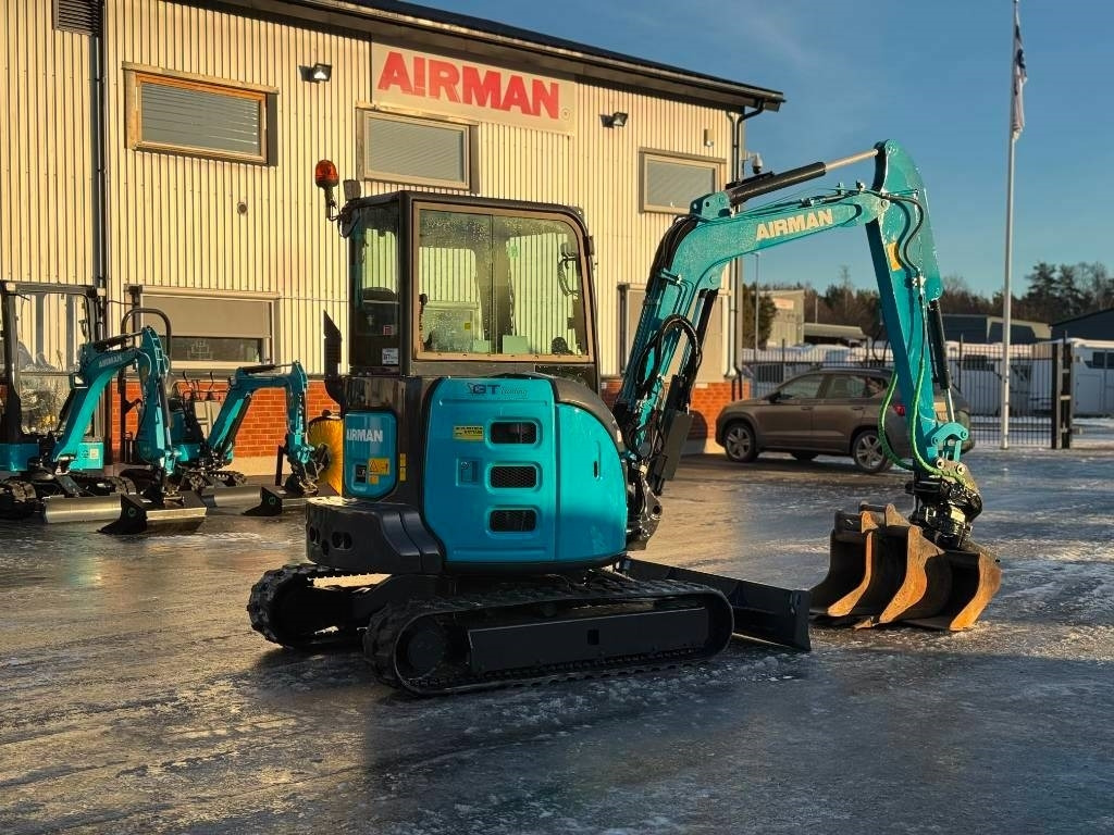 Airman AX 38 U-6 - Minibagger: das Bild 3 Airman AX 38 U-6 - Minibagger: das Bild 3