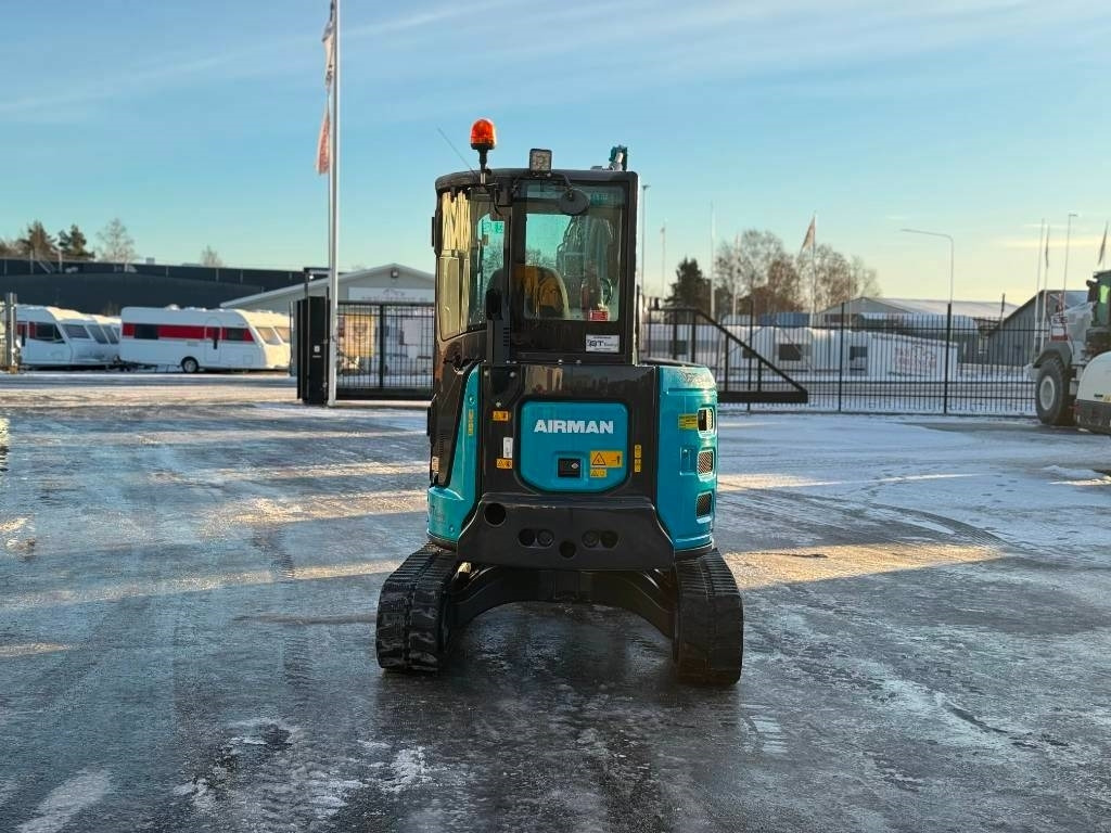 Airman AX 38 U-6 - Minibagger: das Bild 5 Airman AX 38 U-6 - Minibagger: das Bild 5