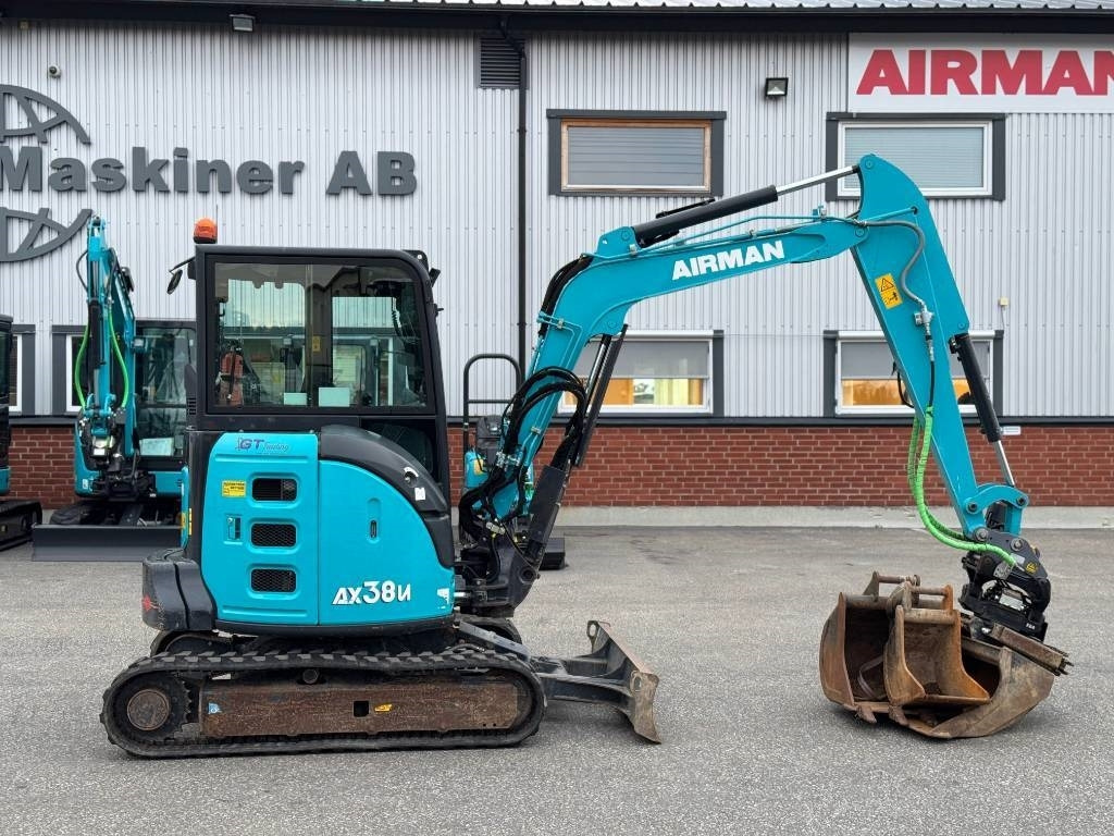 Airman AX 38 U - Minibagger: das Bild 1 Airman AX 38 U - Minibagger: das Bild 1
