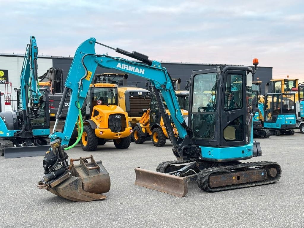 Airman AX 38 U - Minibagger: das Bild 2 Airman AX 38 U - Minibagger: das Bild 2