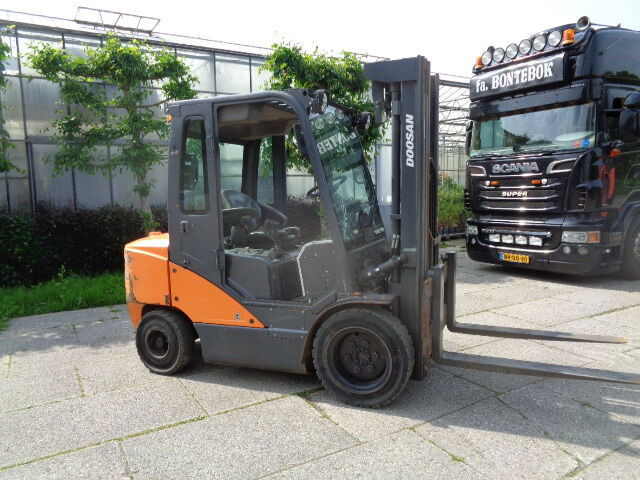Doosan D35C-7 - Gabelstapler: das Bild 2 Doosan D35C-7 - Gabelstapler: das Bild 2