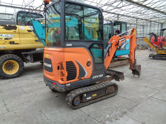 Doosan DX19 - Minibagger: das Bild 2 Doosan DX19 - Minibagger: das Bild 2