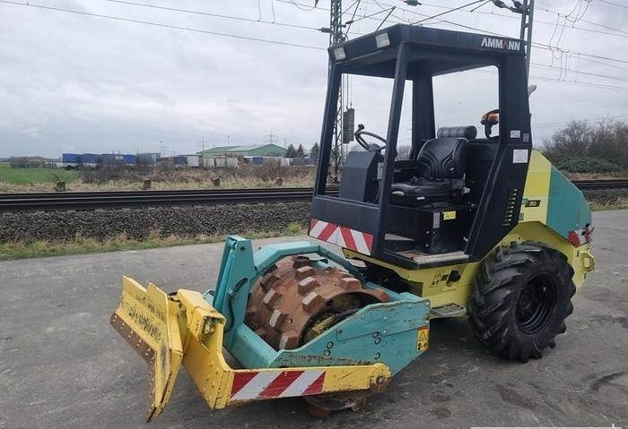 Walzenzug Ammann ASC30 PD: das Bild 1