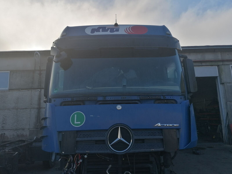 Mercedes-Benz Actros MP4 - Fahrerhaus und Interieur für LKW: das Bild 1 Mercedes-Benz Actros MP4 - Fahrerhaus und Interieur für LKW: das Bild 1