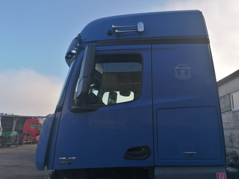 Mercedes-Benz Actros MP4 - Fahrerhaus und Interieur für LKW: das Bild 5 Mercedes-Benz Actros MP4 - Fahrerhaus und Interieur für LKW: das Bild 5
