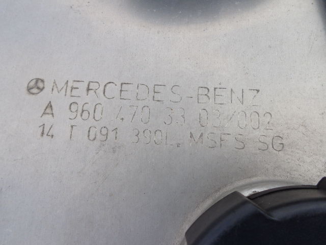 Mercedes-Benz fuel tank with brackets - Kraftstofftank für LKW: das Bild 5 Mercedes-Benz fuel tank with brackets - Kraftstofftank für LKW: das Bild 5