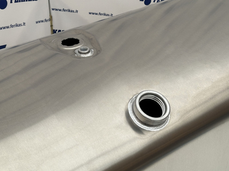 Scania New aluminum fuel tank 615L - Kraftstofftank: das Bild 4 Scania New aluminum fuel tank 615L - Kraftstofftank: das Bild 4