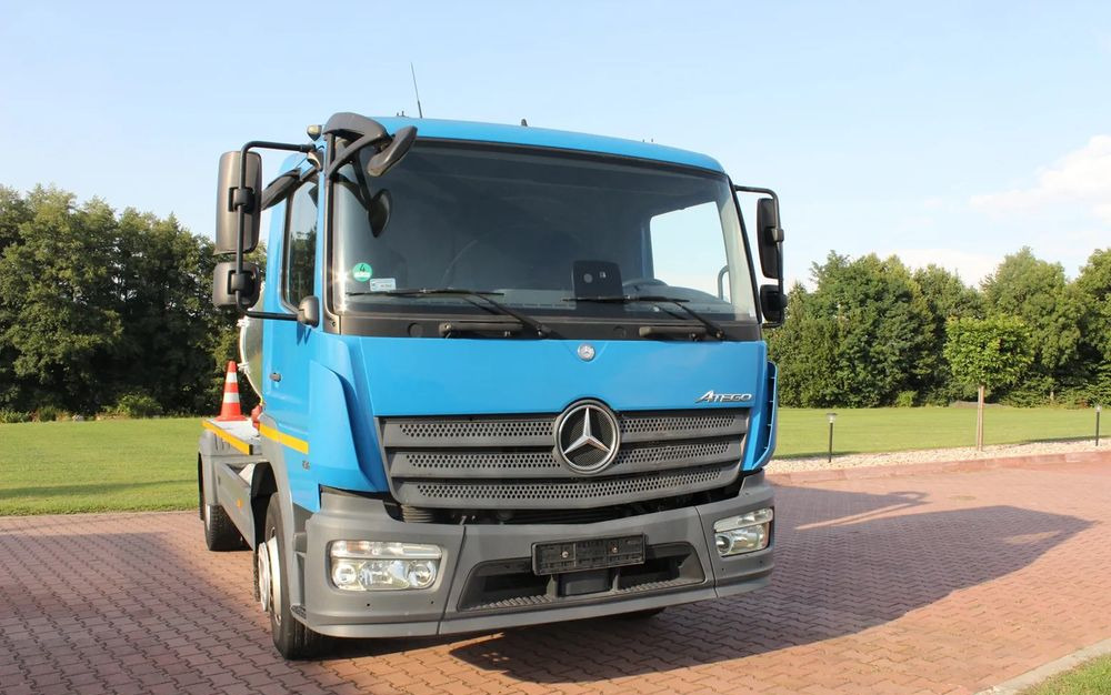 Mercedes-Benz ATEGO 13 18 EURO 6 BLUETEC 6 BECZKAASENIZACYJNA 7 200 LITRÓW - Andere Technik: das Bild 3 Mercedes-Benz ATEGO 13 18 EURO 6 BLUETEC 6 BECZKAASENIZACYJNA 7 200 LITRÓW - Andere Technik: das Bild 3