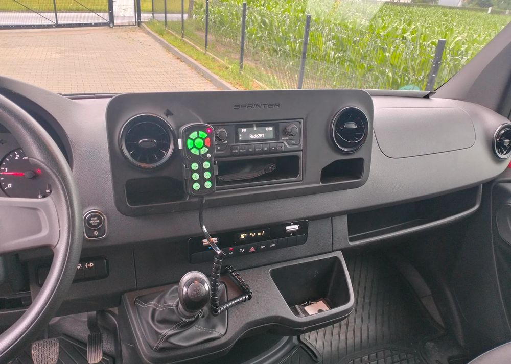 Feuerwehrfahrzeug Mercedes-Benz Sprinter 907 straż strażacki pożarniczy Hasici Pompier: das Bild 7