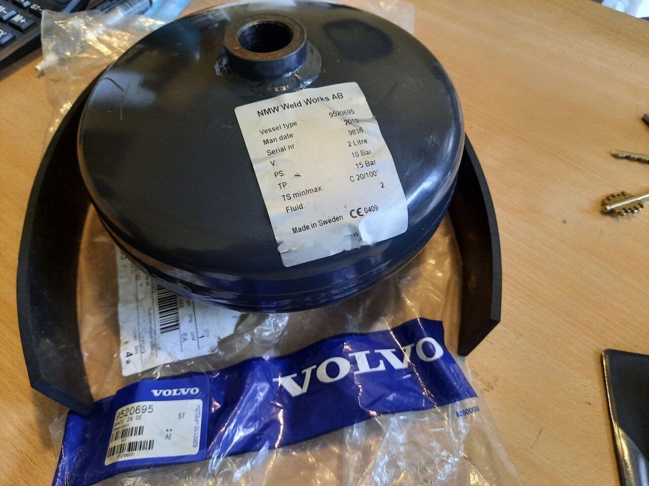 Volvo, AIR TANK Volvo 9520695 Volvo B10 - Hydraulik für Bus: das Bild 1 Volvo, AIR TANK Volvo 9520695 Volvo B10 - Hydraulik für Bus: das Bild 1