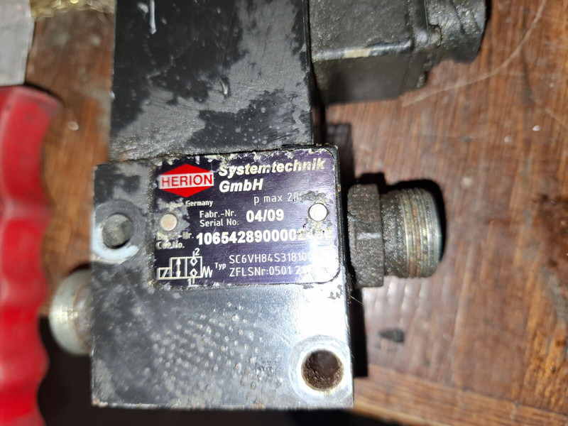 Volvo ZFLS / Herion - Hydraulikzylinder: das Bild 1 Volvo ZFLS / Herion - Hydraulikzylinder: das Bild 1