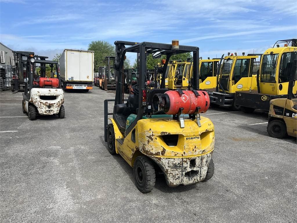 Komatsu FG25HT-16R - Treibgasstapler: das Bild 4 Komatsu FG25HT-16R - Treibgasstapler: das Bild 4